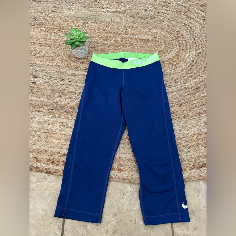NIKE PRO BLUE CAPRI LEGGINGS